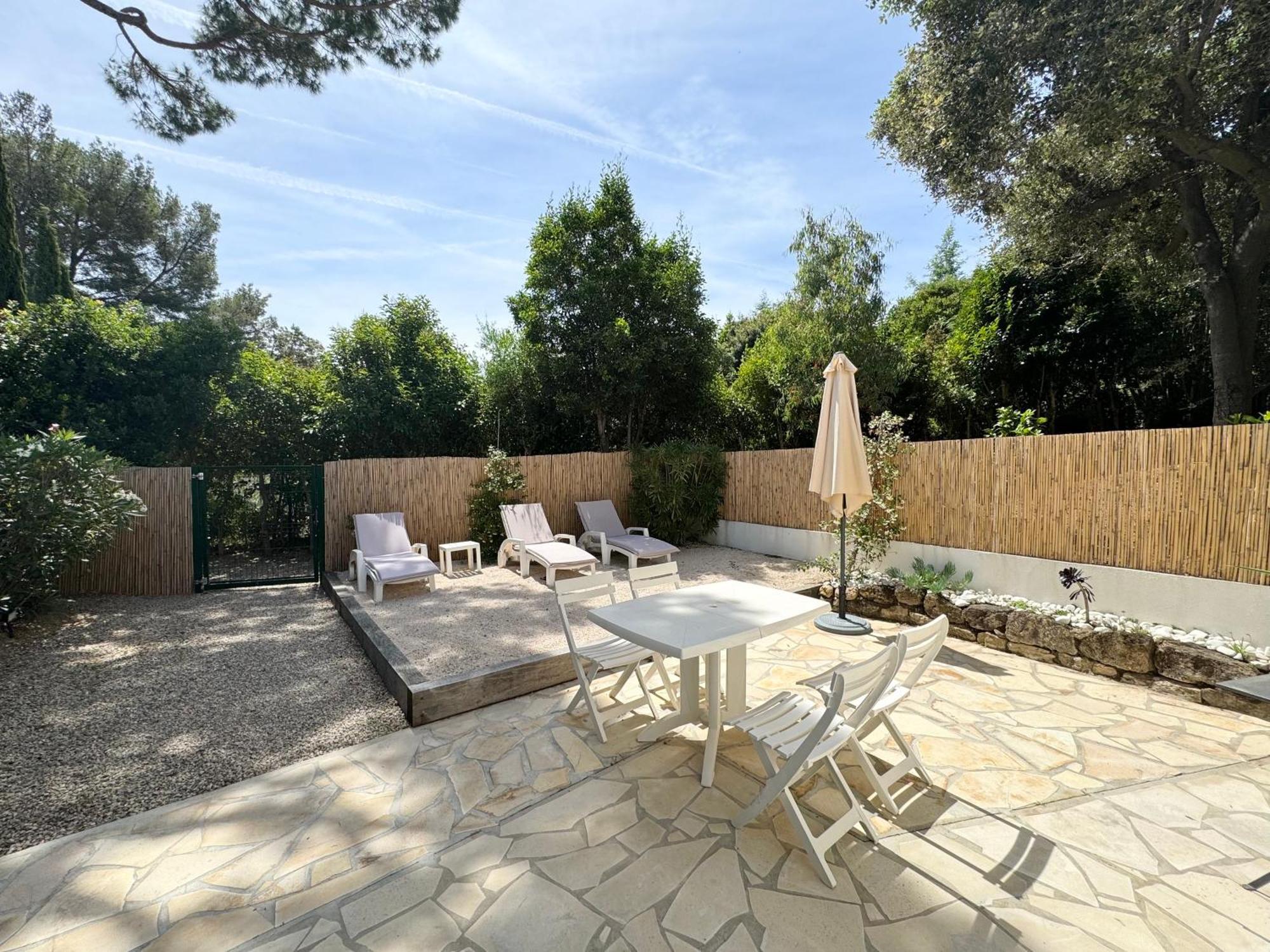 Appartement 1Ch Avec Terrasse Et Jardinet A 400M De La Plage Cavalaire-sur-Mer Esterno foto